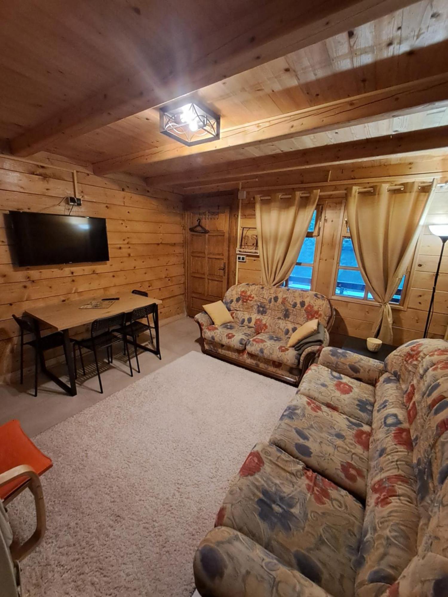 Brvnara Morava Holiday home *